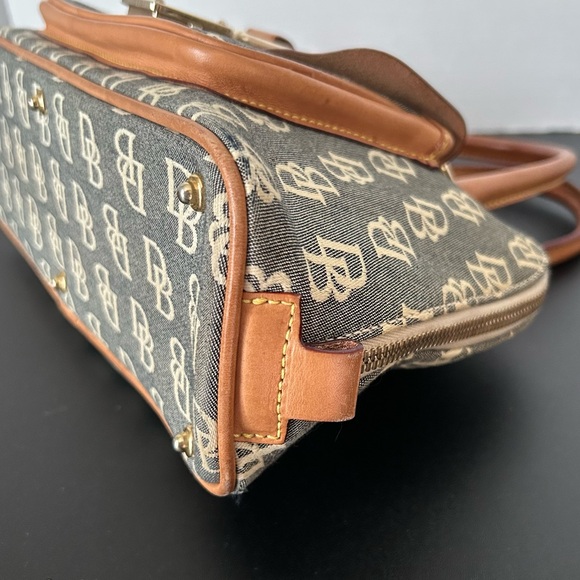 Vintage Dooney & Bourke Small Domed Pocket Satchel Gray Canvas Florentine - Picture 8 of 12